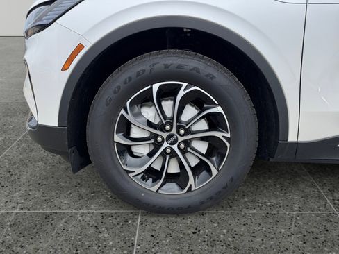 New 2026 Lincoln Nautilus Premier w/ Equipment Group 102A image 9