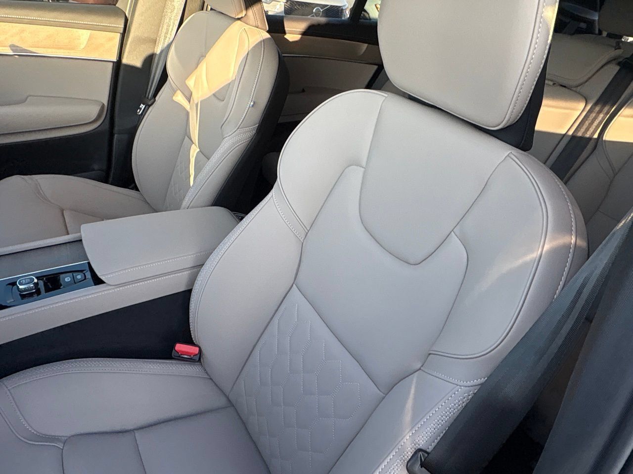 New 2026 Volvo XC90 B6 Plus AWD/4WD image 18