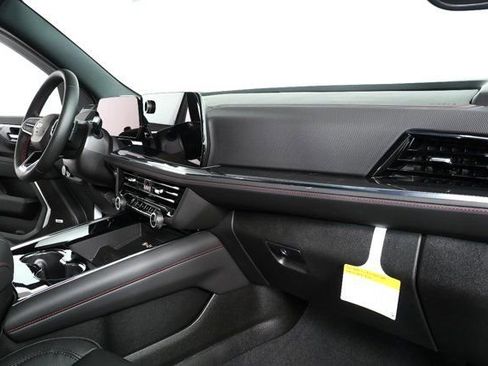 New 2026 Chevrolet Suburban RST image 22