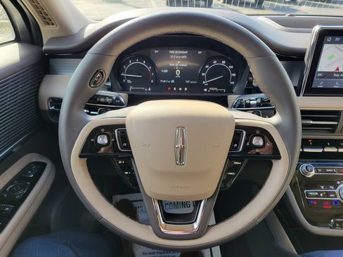 Certified 2022 Lincoln Corsair AWD w/ Equipment Group 101A image 7