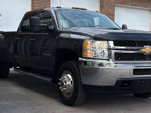 Used 2011 Chevrolet Silverado 3500 W/T image 3