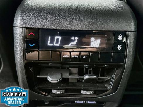 Used 2023 Jeep Grand Cherokee L Laredo AWD/4WD image 23
