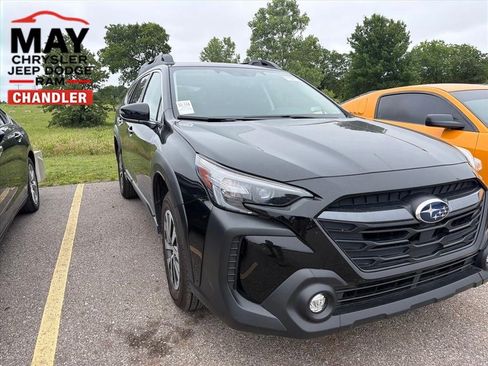 Used 2025 Subaru Outback Premium AWD/4WD image 1