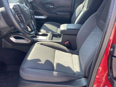 Used 2025 Nissan Frontier SV RWD image 13