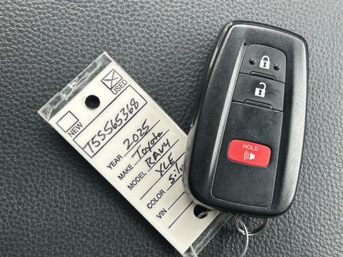 Certified 2025 Toyota RAV4 XLE AWD/4WD image 30