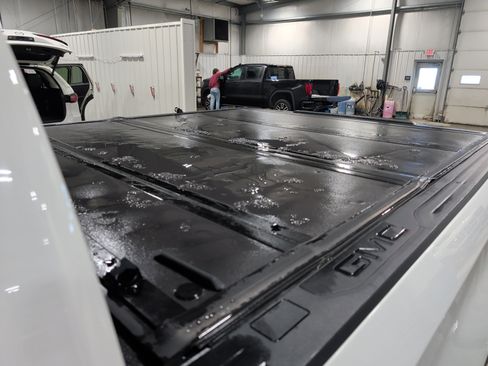 Used 2023 GMC Sierra 1500 AT4X image 7