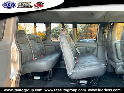 Used 2021 Chevrolet Express 3500 LS RWD image 7