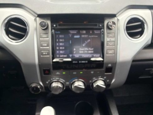 Used 2018 Toyota Tundra SR5 w/ SR5 Upgrade Package AWD/4WD image 27