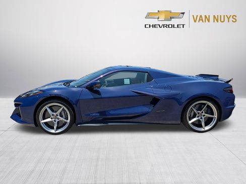 Used 2025 Chevrolet Corvette E-Ray AWD/4WD image 8