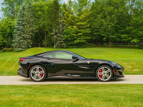 Used 2019 Ferrari Portofino RWD image 4