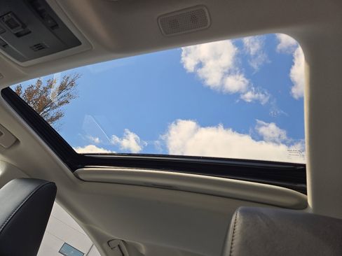 Certified 2023 Lexus ES 300h w/ Luxury Package image 15