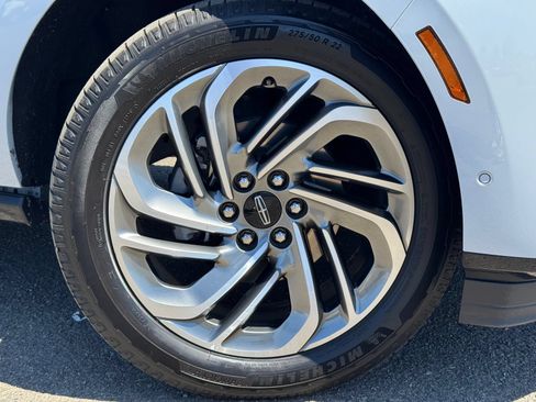Used 2025 Lincoln Navigator Reserve AWD/4WD image 6