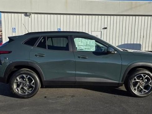 New 2026 Chevrolet Trax LT w/ Sunroof Package FWD image 6