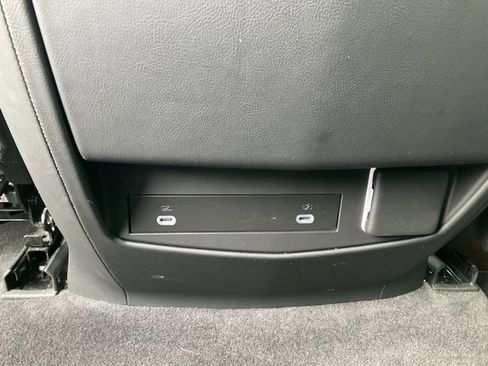 Used 2022 Cadillac Escalade Luxury image 43