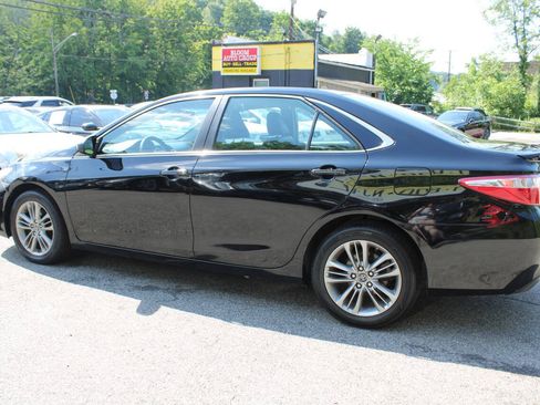 Used 2015 Toyota Camry SE FWD image 11