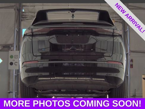 Used 2024 Jeep Wagoneer Launch Edition AWD/4WD image 5