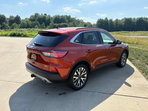 Used 2020 Ford Escape Titanium AWD/4WD image 9