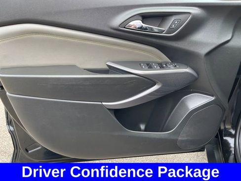 Used 2024 Chevrolet Trax ACTIV w/ Sunroof Package FWD image 10