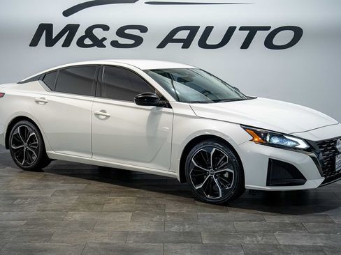 Used 2023 Nissan Altima 2.5 SR FWD image 7
