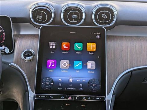 Certified 2025 Mercedes-Benz GLC 300 image 17