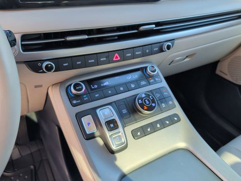 Used 2024 Hyundai Palisade Limited image 24