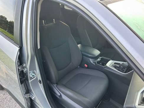 Certified 2025 Toyota RAV4 LE FWD image 16