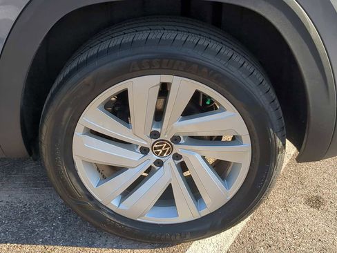 Used 2022 Volkswagen Atlas Cross Sport SE image 14