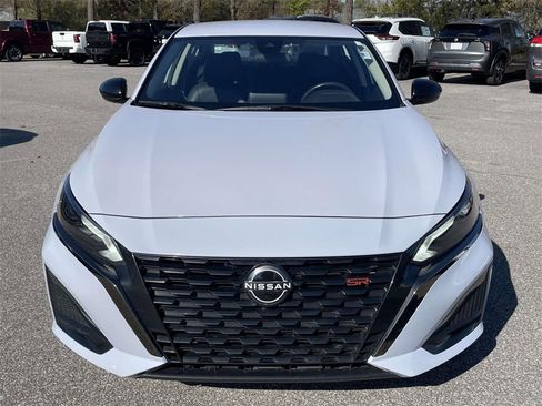 Used 2024 Nissan Altima 2.5 SR image 8