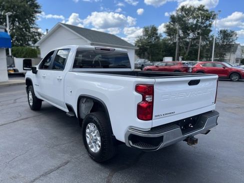 Used 2024 Chevrolet Silverado 2500 LT w/ Convenience Package image 5