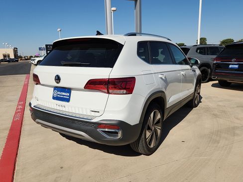 Certified 2024 Volkswagen Taos SE AWD/4WD image 5