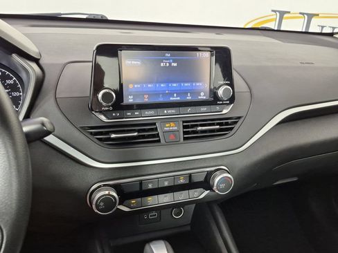 Used 2024 Nissan Altima 2.5 S FWD image 23