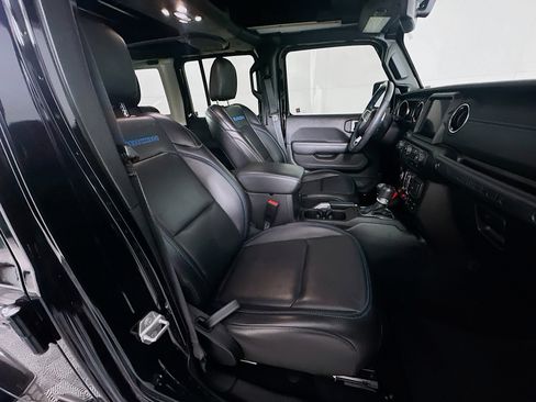 Used 2021 Jeep Wrangler Rubicon w/ Cold Weather Group image 29