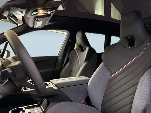 New 2026 BMW iX xDrive45 w/ M Sport Package image 5