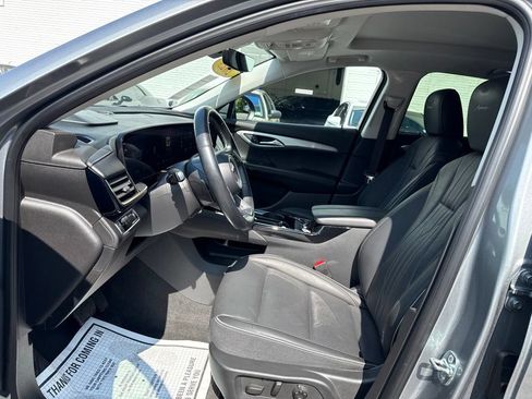 Used 2025 Buick Envision Avenir AWD/4WD image 9