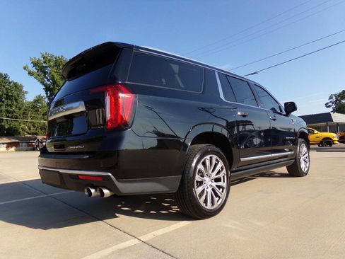 Used 2021 GMC Yukon XL Denali w/ Denali Premium Package image 38