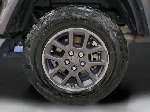 Used 2022 Jeep Gladiator Overland w/ Popular Equipment Package AWD/4WD image 25