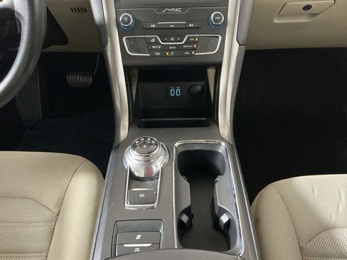 Used 2020 Ford Fusion SE FWD image 13
