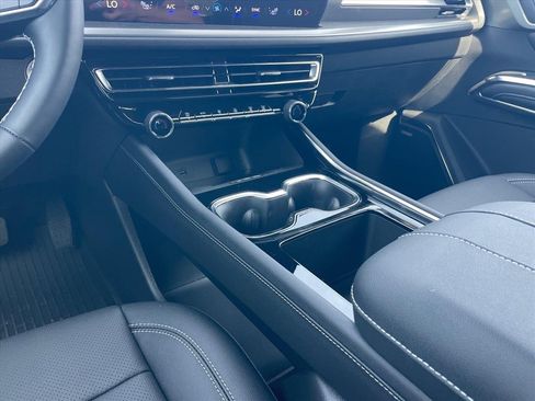 New 2026 Chevrolet Traverse LT w/ Enhanced Driving Package FWD image 17