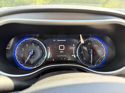 New 2027 Chrysler Pacifica Select w/ Family Tech Group AWD/4WD image 32