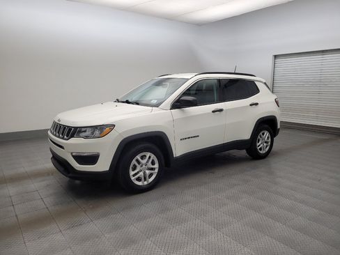 Used 2019 Jeep Compass Sport FWD image 2