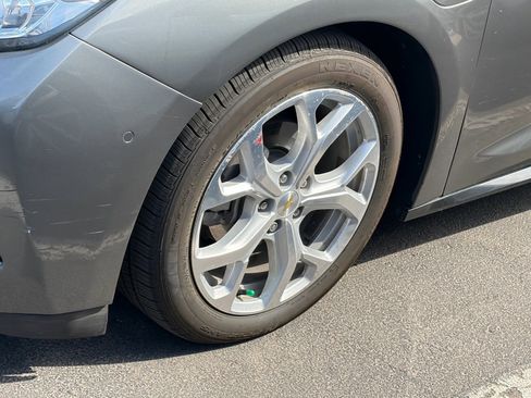 Used 2016 Chevrolet Volt Premier w/ Driver Confidence Package image 6