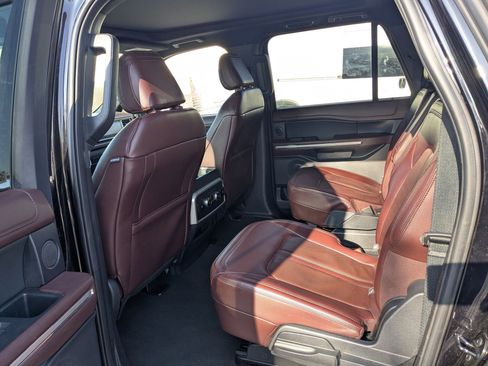 Used 2024 Ford Expedition Max Limited image 29