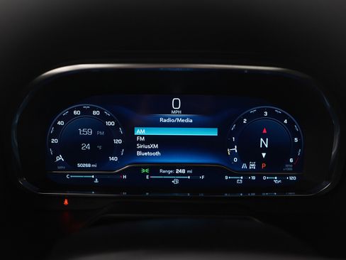 Used 2024 Chevrolet Suburban Z71 image 29