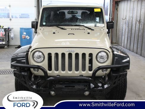 Used 2017 Jeep Wrangler Unlimited Rubicon w/ Connectivity Group image 1