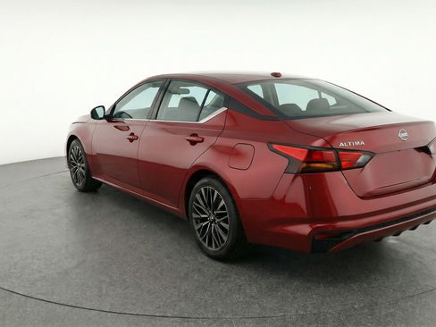 Used 2025 Nissan Altima 2.5 SV FWD image 6