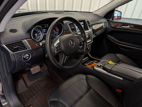 Used 2014 Mercedes-Benz GL 450 4MATIC image 3