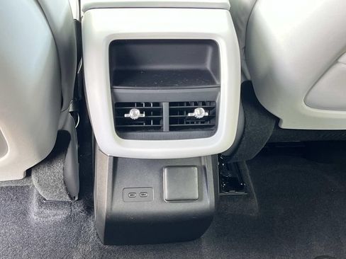 Used 2024 Cadillac Lyriq Sport RWD image 18