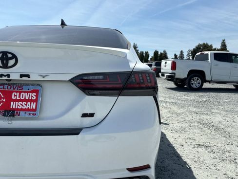 Used 2020 Toyota Camry SE w/ Carpet Mat Package FWD image 11