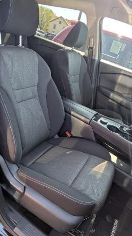 Used 2025 Nissan Rogue SV AWD/4WD image 16