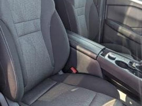 Used 2025 Nissan Rogue SV AWD/4WD image 16